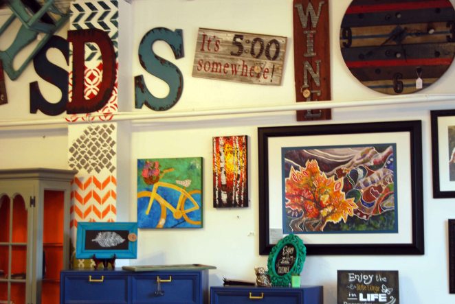 Sincerely Danielle Shunk (SDS) is hosting a festive outdoor holiday market this Saturday!0000000000000000000000000000